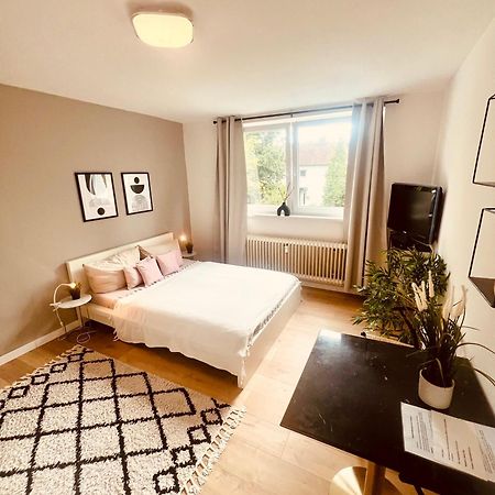 Ferienwohnung An Der Uniklinik Mit Eigener Kueche Und Renoviertem Badezimmer Homburg  Esterno foto