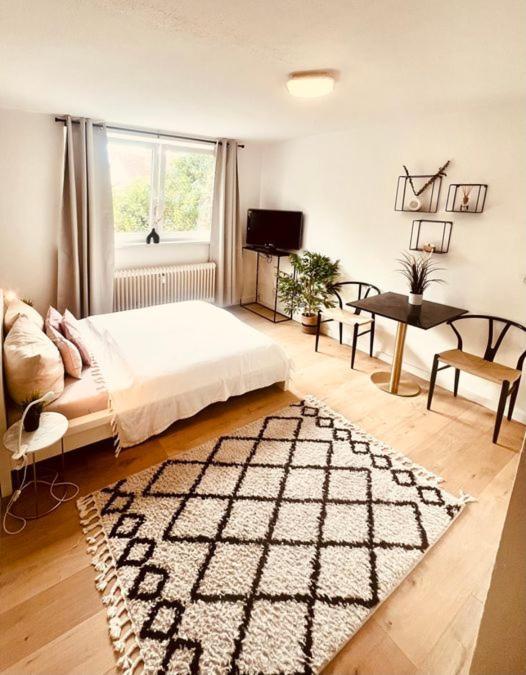 Ferienwohnung An Der Uniklinik Mit Eigener Kueche Und Renoviertem Badezimmer Homburg  Esterno foto