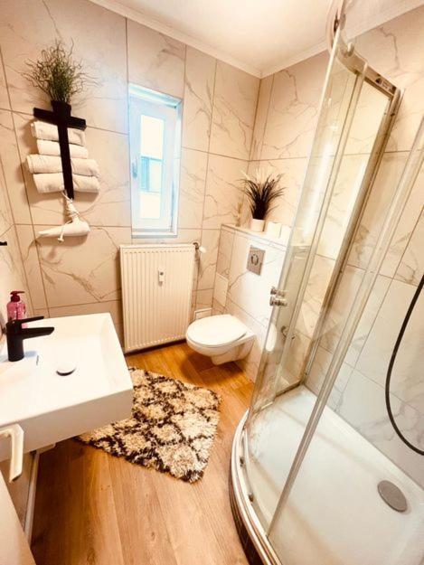 Ferienwohnung An Der Uniklinik Mit Eigener Kueche Und Renoviertem Badezimmer Homburg  Esterno foto